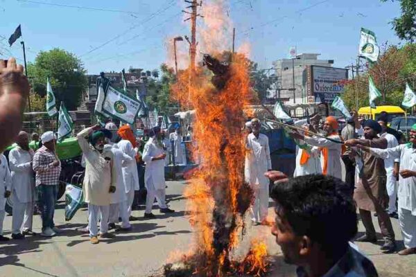 भाजपा का पुतला | Khabrain Hindustan | भारतीय किसान एकता | Uncategorized