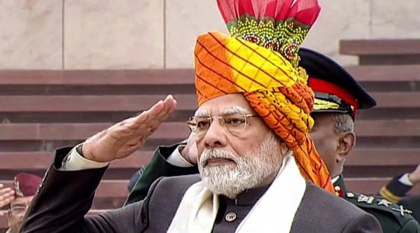 पीएम | Khabrain Hindustan | नरेंद्र मोदी | गणतंत्र दिवस परिधान | 76वां | 26 जनवरी |