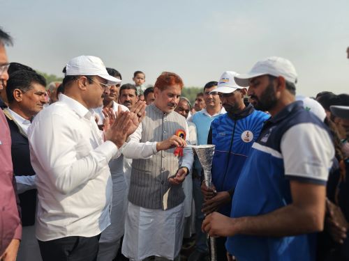 सांसद | Khabrain Hindustan | हरियाणा | ओलंपिक संघ | जसविंदर मीनू बैनीवाल | 30 लाख रुपये से स्टेडियम |